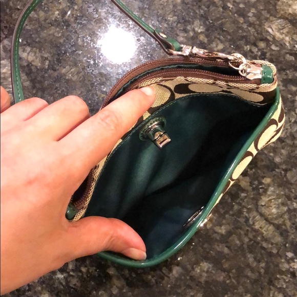 Coach Park Signature Medium Wristlet - Picture 4 of 8